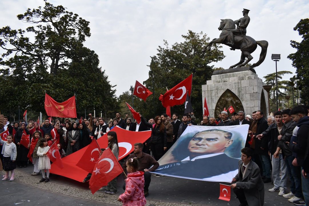 Samsun Teşkilatımıza yapılan bu hukuksuzca eylemi kabul etmiyoruz. Zafer Partisi Türk Gençliğinin sesi olmaya devam edecek.

<a href="/samsunzafergenc/">Zafer Partisi Samsun Gençlik Kolları</a> 
<a href="/zpgenclikmersin/">Zafer Partisi Mersin Gençlik Kolları</a>