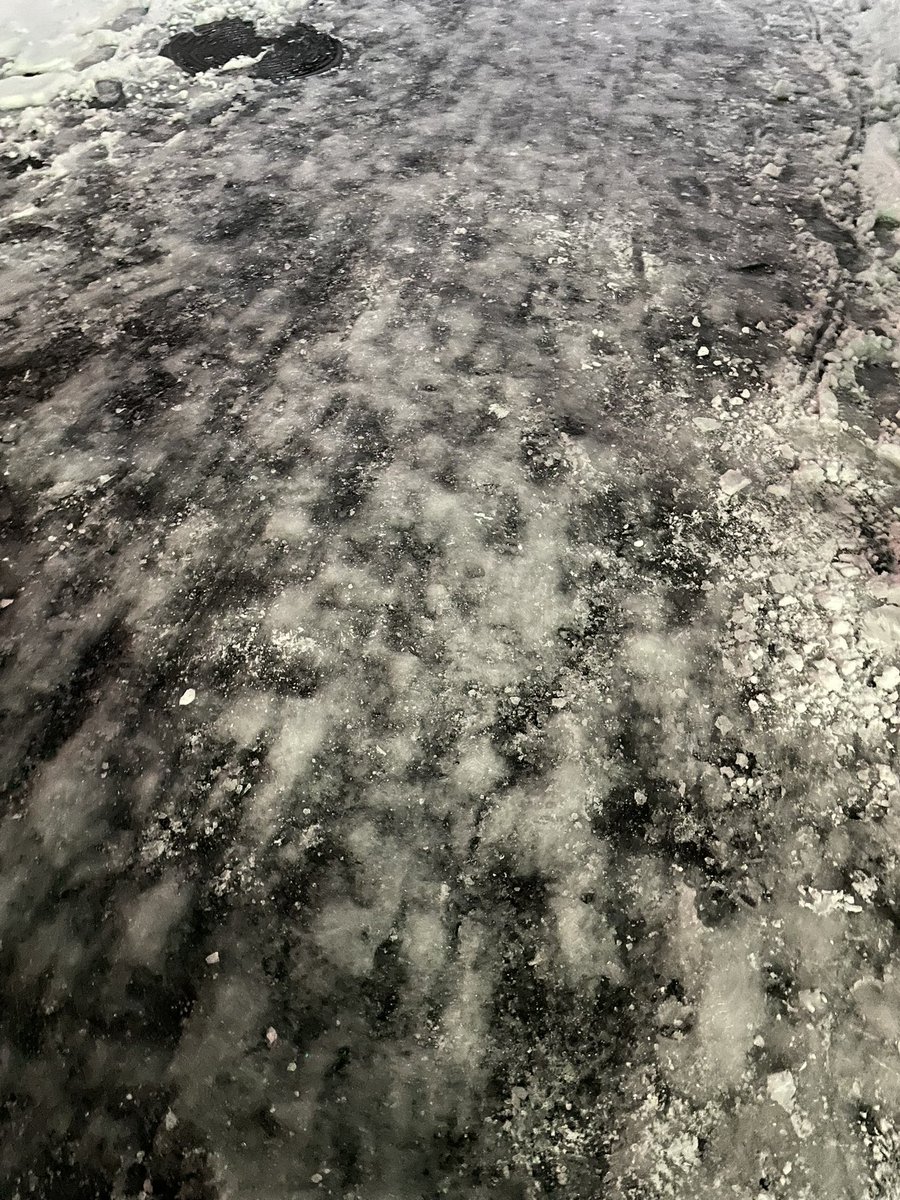 明日の朝スケートリンク確定