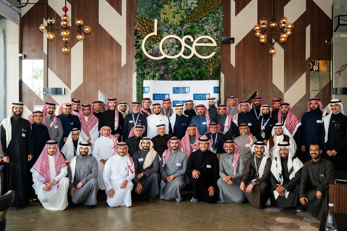 كلية طب الأسنان tweet media