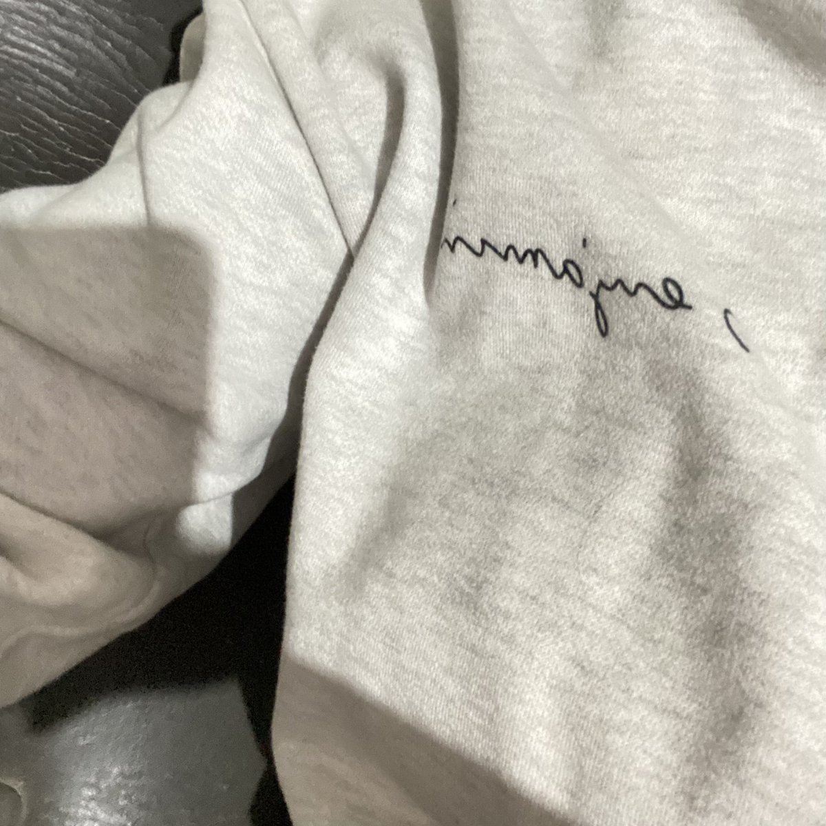 —paling seneng kalo nemu deodoran yang CEPETTT kering dan wanginya enak bangettt!

i found this cuma 10rebu tp trust me, gabakal kecium itu bau asem ketekk😭👌🏻