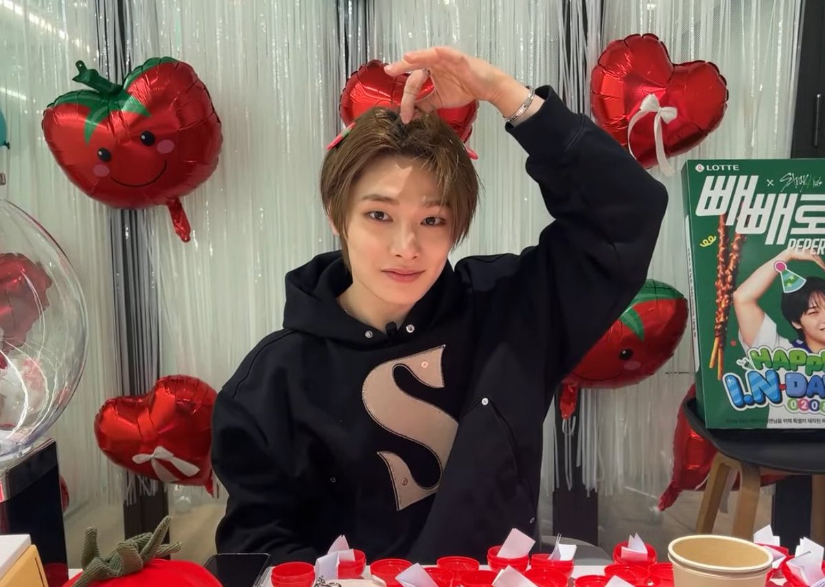 capture time with innie 🍓🍰