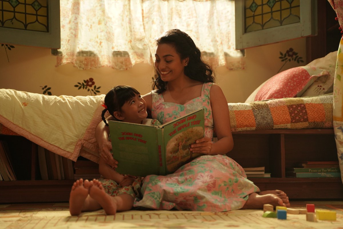 New look at Luisa Adreena and Irma Rihi in Ryan Adriandhy’s sophomore feature ‘NA WILLA’.

In theaters this Eid holiday.