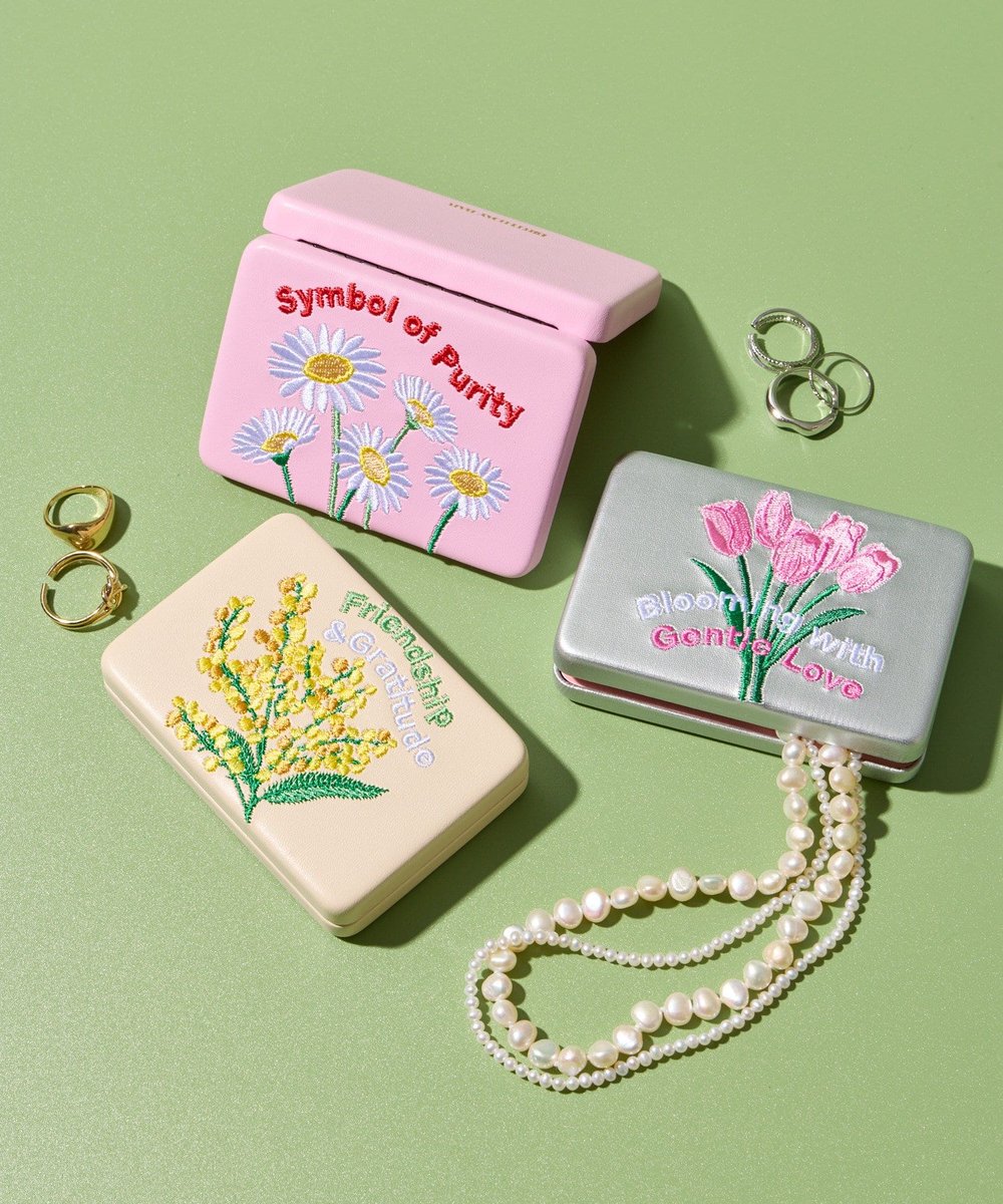 WEB予約受付中/ 大人気のアクセサリーケース！ 新作はギフトにも