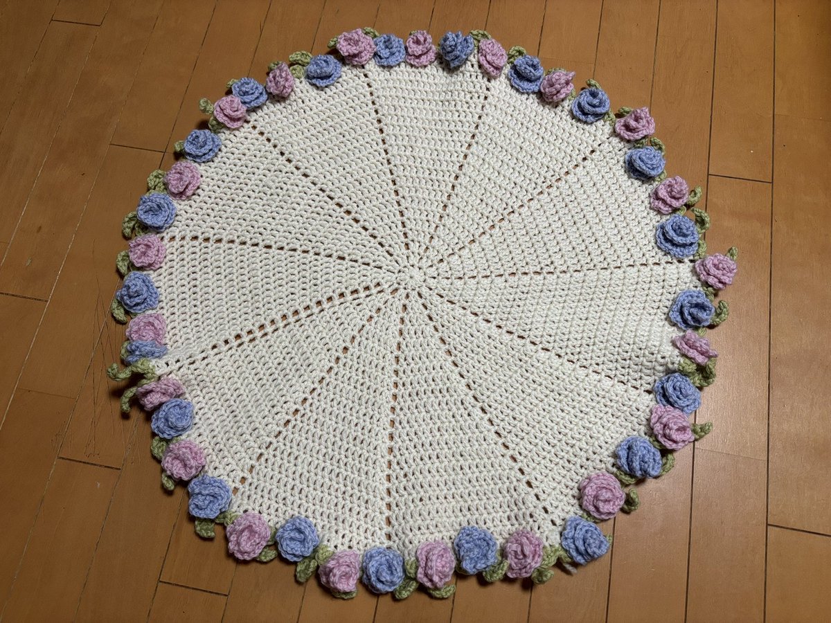 ハンドメイド界隈で流行りのブーケブランケット💐せっせと編んで母に