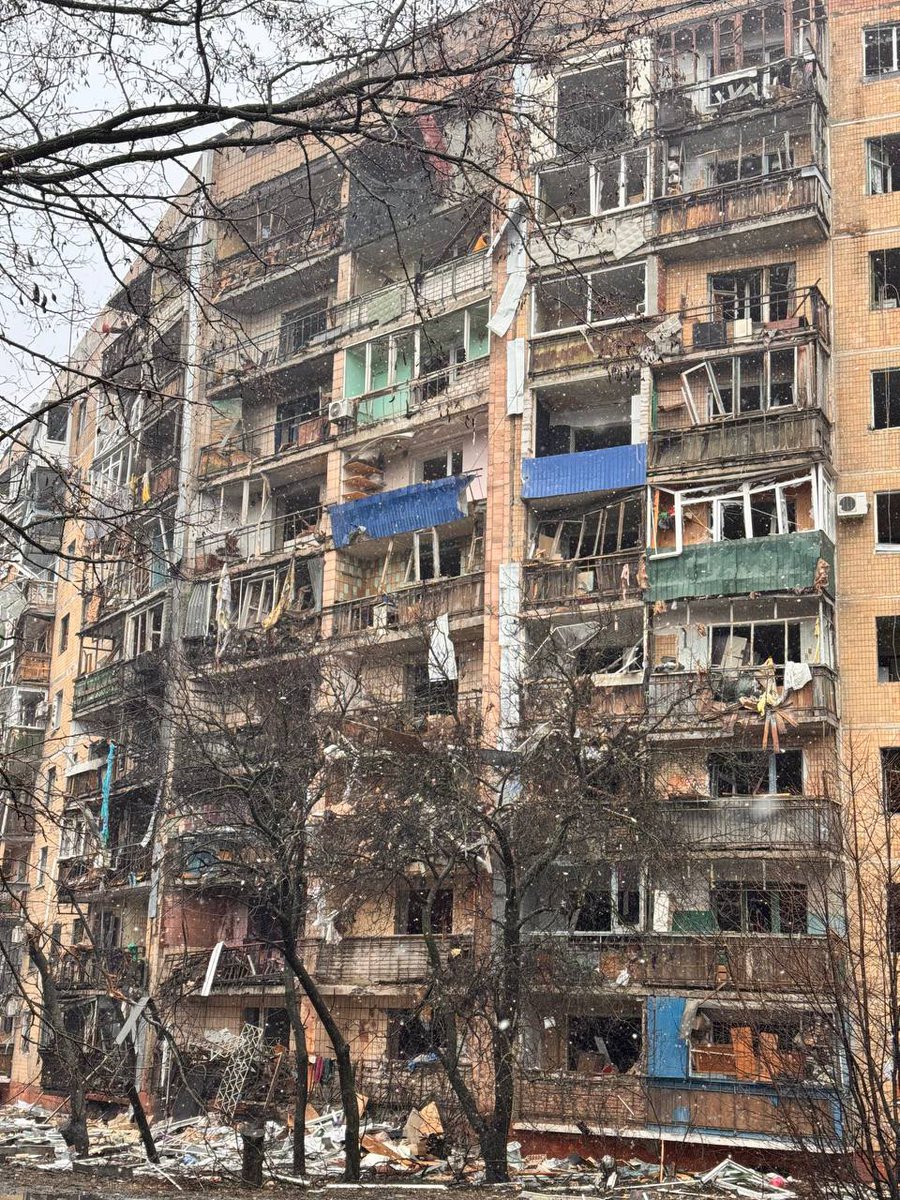 😡There were two strikes. Russia attacked Kramatorsk with FABs