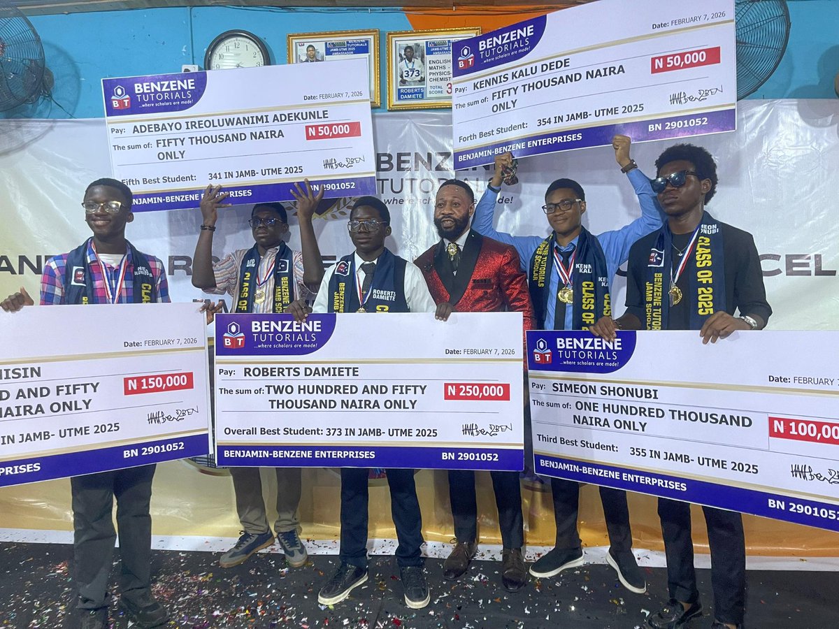 itskennis_x's tweet image. 302 in JAMB (2023) → 354 in JAMB + 16 points JUPEB (2025).

First attempt: 165 (glitch). Retake: 354.

Now studying Medicine at UNILAG. Class Rep.

Every setback is preparation. Keep pushing! 💙

#MedicineAndSurgery #UNILAG #NeverGiveUp