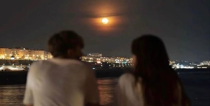 "Seni hep çok sevmeliyim çünkü seni sevmezsem hiçbir anlam etmezmişim gibi hissediyorum." #ökd