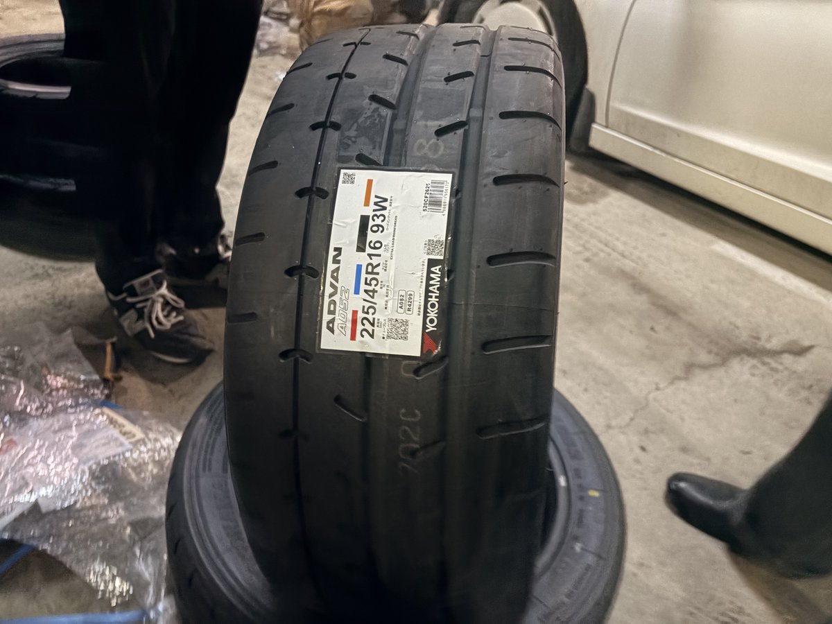 takumin1250's tweet photo. ナンカン CR-Sの偽物買いました
ADVAN？とか書いてあるので多分知らない国のタイヤですかね https://t.co/DNfnpIcWSV