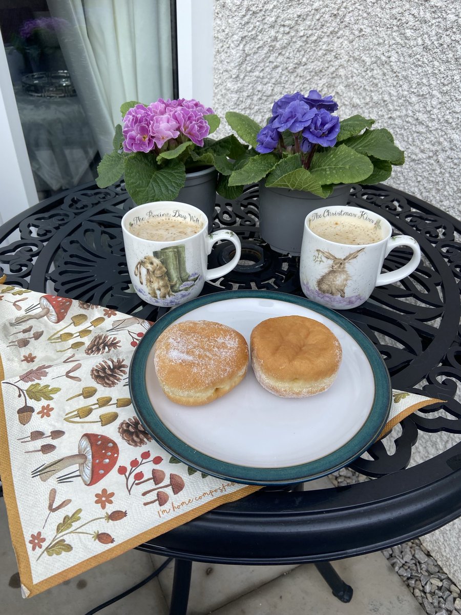 TraceyDagley's tweet image. Coffee Corner in our garden is back for the first time this year #coffeemorning