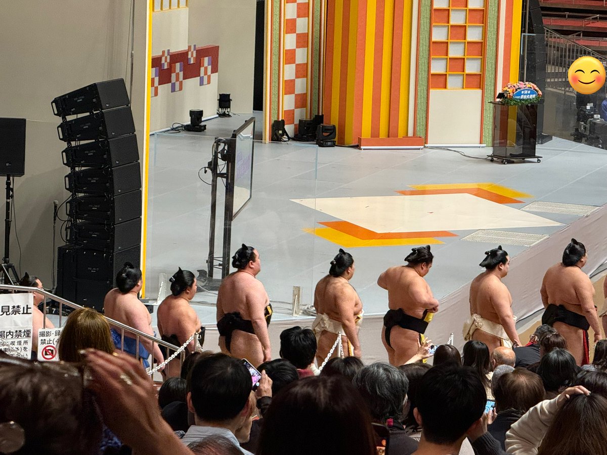 dodecaminstrong's tweet photo. 先日は福祉大相撲へ。
狼雅の応援タオルを忘れるミス。
席もほぼ端だったけど、それを忘れるくらい楽しくて、ビックリした。
テレビの収録も垣間見えたし。

1番の感想は、歳取ったら川中美幸みたいな楽しんでる人になりたいなと思った。 https://t.co/qKQlZkNk8a