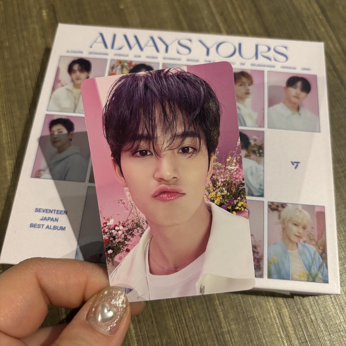 이번 여행에서 설마설마했는데
타워레코드만 정말 겨우 갔네......
1분도 못 보고 바로 결제하고 나온 듯🥲
가족들 잘 때 혼자 앨깡
힝 민규 너무 예쁜데 소리도 못 내고 
혼자 속으로 소리 지름 ㅋㅋㅋㅋㅋㅋㅋㅋㅋ