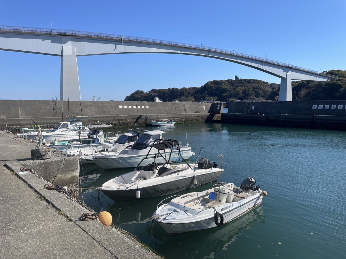 kavakava48's tweet photo. 運命を変えたければ
目に映る景色を変える

日盤吉方位巡り

九星気学の日盤を頼りに自宅
から750m以上離れた場所を訪れる小さな旅

1/31土　西
いの町加田　旧加田キャンプ場🏕️

2/2月 北西
山ノ端町　若一王子宮⛩️

2/3火　南東
種崎　貴船漁港・浦戸大橋🌉

2/4水　南西
神田　高座古墳🪦 https://t.co/ugZmkkaZai