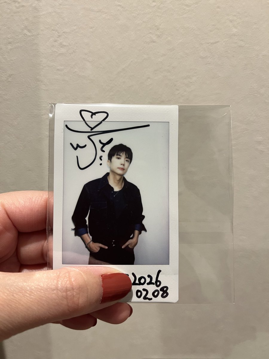 ウヨンとハイタッチして来ました💙
そして…今年の運をもう使い果たしたみたいです😭💙
いや来年の分も使ったかな笑
#2PM #WOOYOUNG