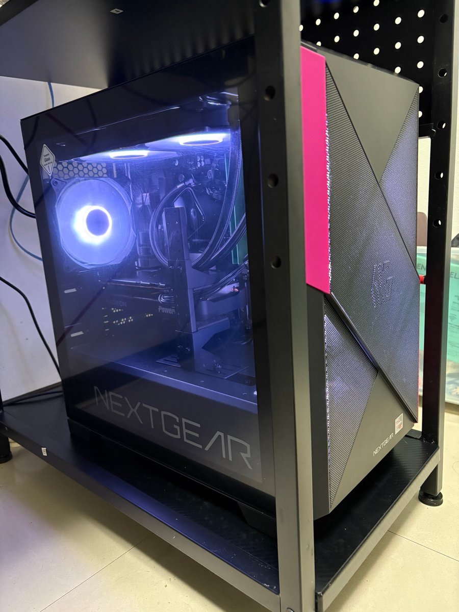 CrossSacri's tweet photo. 【新PC導入】やっと新しいPCが届きました。注文から届くまで約2ヶ月かかるとは、昨今のパーツ不足問題はハンパなさすぎです！_:(´ཀ`」 ∠): https://t.co/TCyKr7aka0