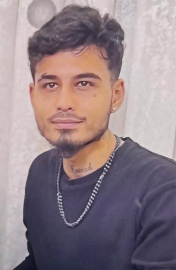 bloob_'s tweet image. Mahmoud Molaei, 21 years old, is the sole provider for his mother and younger sister.
On January 8 in Mashhad, he was arrested while returning home from work. He didn’t even have his phone with him.
In court, the judge sentenced Mahmoud to 5 years in prison solely for having…