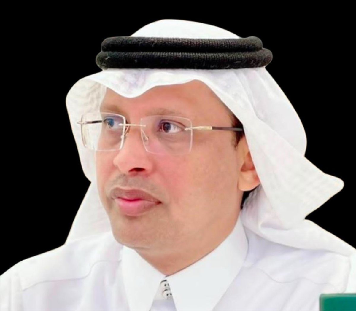 حين تُجدَّد الثقة… يطمئن المكان
——————————-
سعادة الأستاذ / محمد زيد
مشرف القطاع الصحي بمحايل
ومدير مستشفى محايل العام

حين تُجدَّد الثقة، فذلك لأن العطاء لم يكن عابرًا، ولأن الأثر كان واضحًا، ولأن العمل الصادق لا يحتاج إلى ضجيج ليثبت حضوره.

إن التمديد لكم ليس قرارًا إداريًا