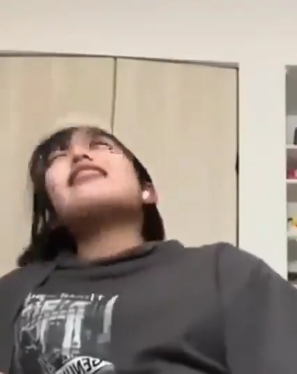 ahooo@病み期 tweet media