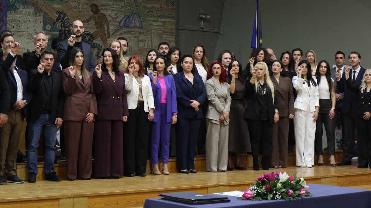 ΕΑΠ - HOU tweet media