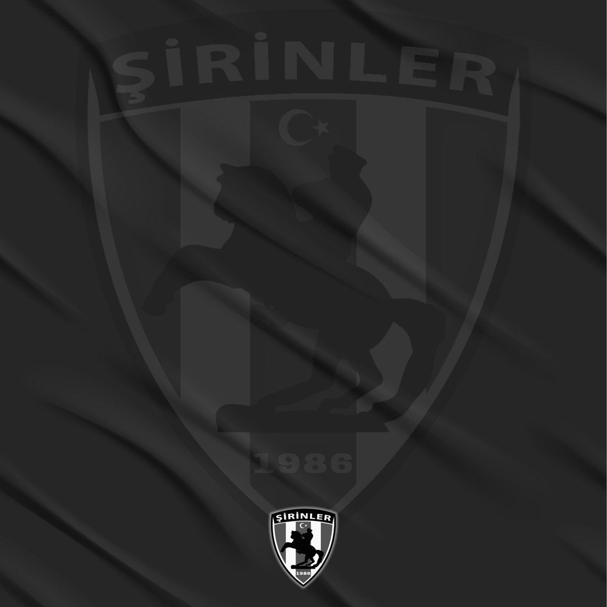 Dün gözaltına alınan kardeşlerimizin tamamı bizim tribünümüzün evladıdır.
Yaşanan olayları tasvip etmiyoruz; ancak gözaltına alınan tüm kardeşlerimizin sonuna kadar yanındayız.
Trabzon deplasmanına giderken yaşadığımız acı olayın faili olan katil Emrah Tok’un isminin bilerek