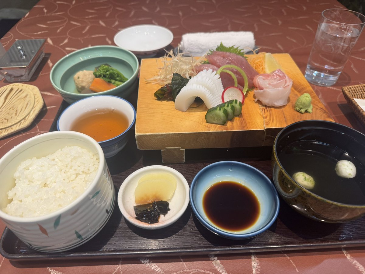 今日の晩御飯
イカの刺身が死ぬほど美味かった