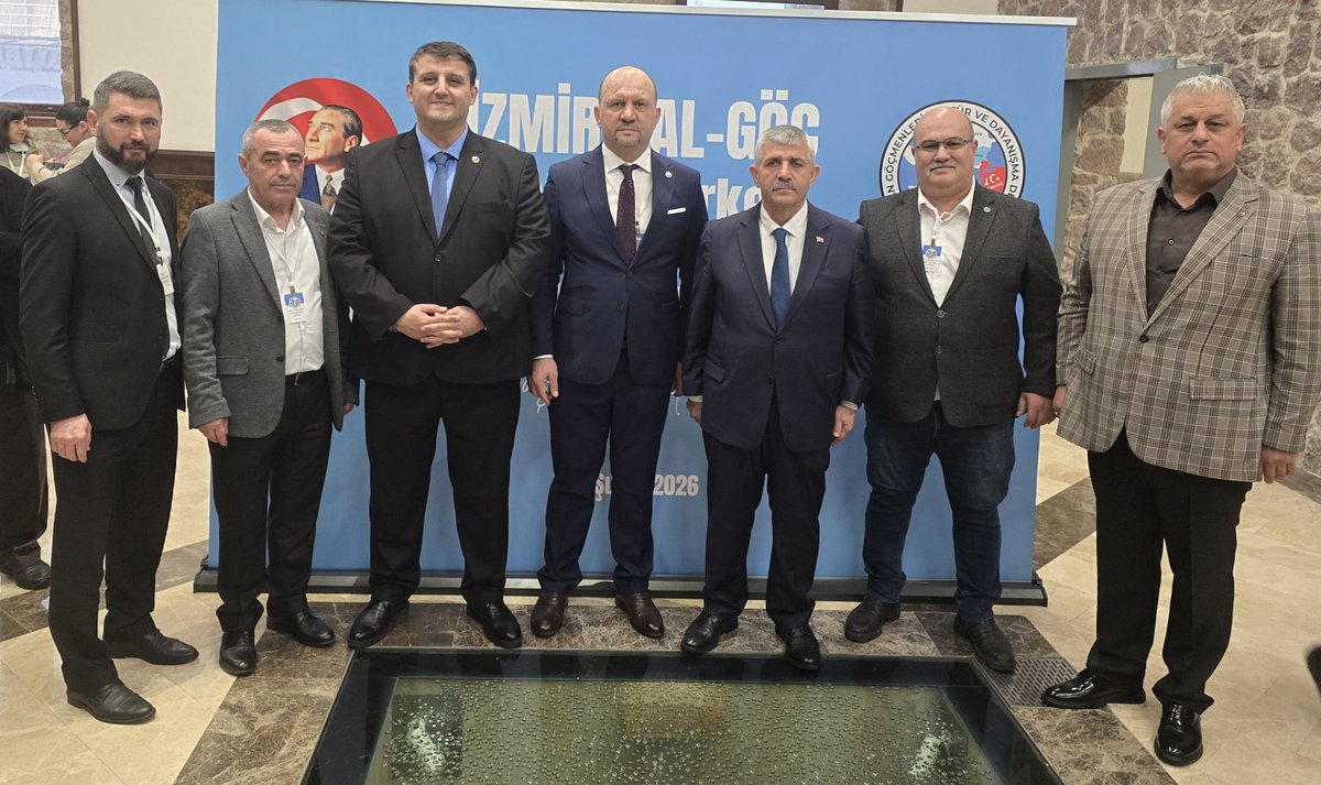 KksalKo13's tweet photo. MHP İzmir İl Başlanımız Uç Beyimiz Sayın Veysel Şahin' in Önderliğinde ;
MHP Konak İlçe Başkanımız Sayın Ahmet Yeniçırak  , Meclis Üyelerimiz Sayın Selahattin Şahin ve Sayın Mehmet Sait Sert le beraber.İzmir BAL-GÖÇ  Genel Merkez 18.Olağan Genel Kuruluna Katılım Sağladık. Misafirperverlikleri ve Emeklerinden  Ötürü ,Başta Sayın Abdurrahim Nursoy  Başkanımız Olmak Üzere ,Kıymetli Yönetim Kuruluna Teşekkürlerimizi Sunuyoruz.
MHP Gaziemir İlçe Başlanı Köksal Koç