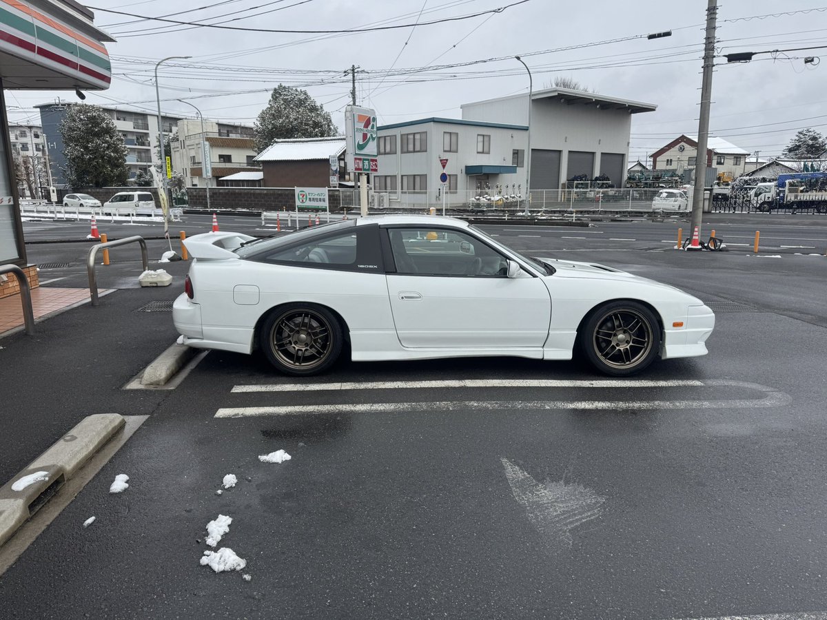 shuhe1_nb8c's tweet photo. 180SX納車しました
自分がかっこいいと思う車にゆっくり作っていきます🔥
とりあえず埼玉から無事に広島まで頑張って帰る🥲 https://t.co/Z6f80AEF8X