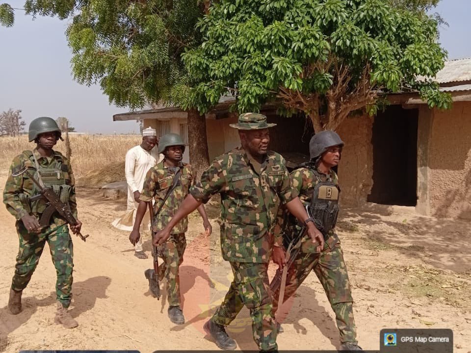 HQNigerianArmy's tweet image. PRESS RELEASE

TROOPS RECORD MAJOR SUCCESS, RECOVER RUSTLED LIVESTOCK IN KAFUR LGA OF KATSINA STATE 

Troops of Forward Operation Base (FOB) Malumfashi, under Headquarters 17 Brigade Nigerian Army, have recorded a major operational success following the recovery of 529 rustled…