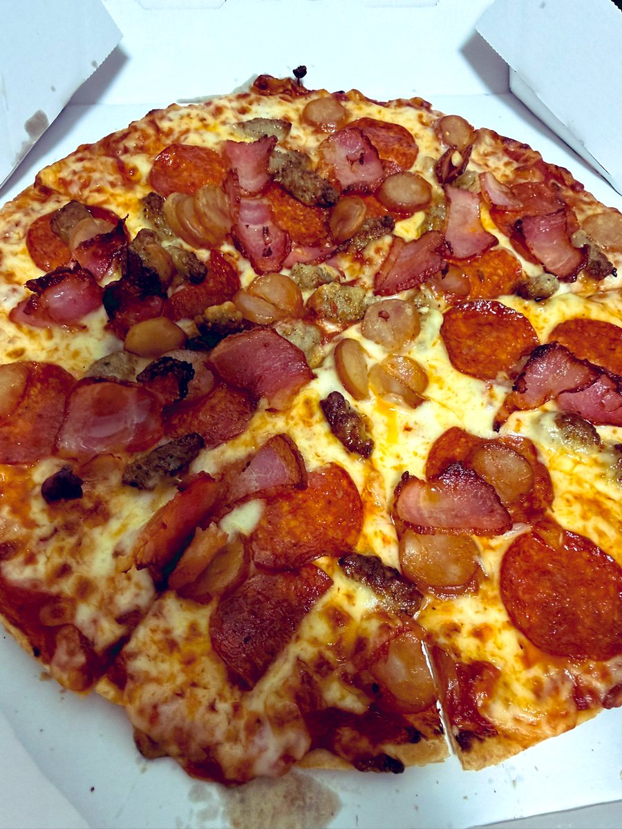 皆様ごきげんよう👺🤟

一人暮らしのおじさんの夕飯なんて寂しいもんですよ🦦

この休みはひたすら
本当にあった呪いのビデオを1から観てます🌚今24巻だからあと90巻あるけど🦦🦦

本呪を観ながら寂しくご飯食べます🪆

#1人飯　#ダイエット食　#脳内変換