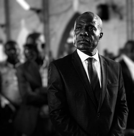 Quand Martin Fayulu bouge, tout le monde panique. Moi personnellement, j’aime ça et ça me rassure. Ça prouve qu’ils ont peur. Continuez car ça nous donne de la force tout en vous diminuant d’avantage. Nous faisons l’actualité, vous devez la commenter et c’est cela votre rôle. Bon