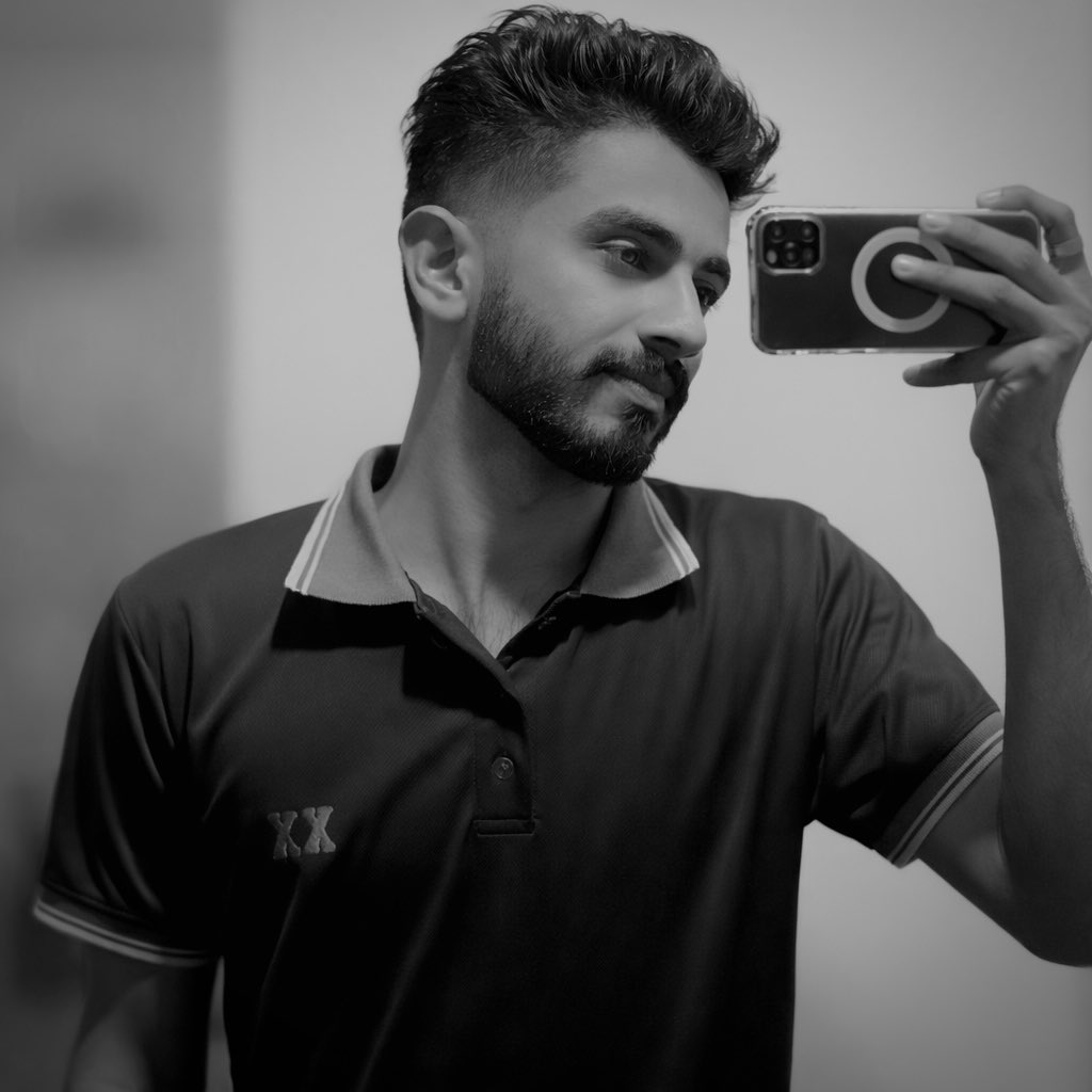 Afham516 tweet media