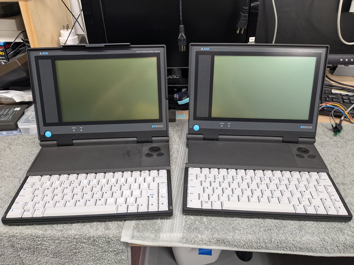 AndresPlazaR's tweet photo. @mindthreat @sauron846 @ballistikcoffee Correct. Only about 1200 were made. I have two working ones after repairs), and I just developed an internal WiFi modem for it.
Both required repairs in their cases, in particular the hinges area. #Atari #STBook https://t.co/E5AXjhr4lj