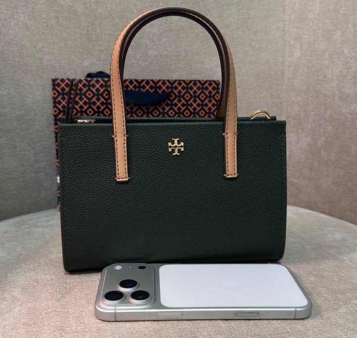 تسليم فوري ✨
Tory burch

السعر شامل : 770 ر.س