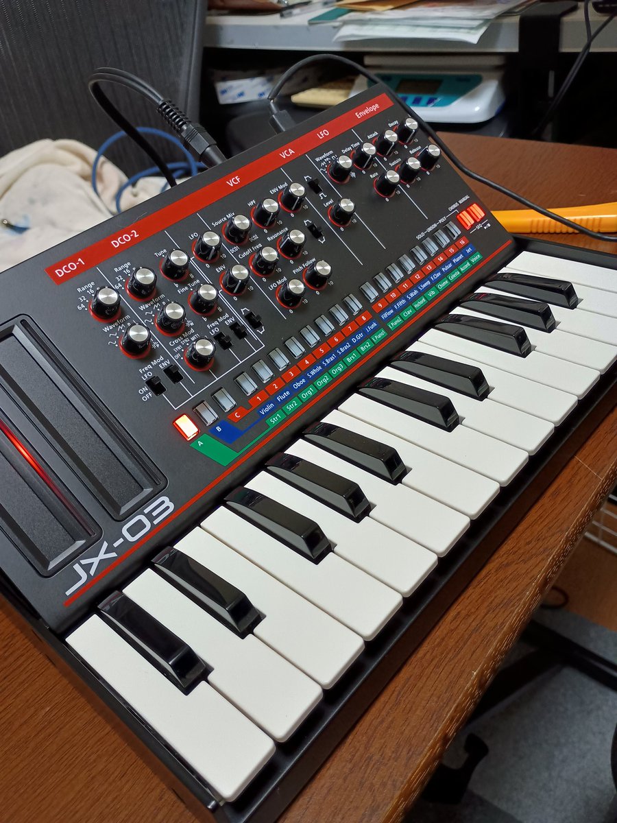 実機のJX3Pは何台か扱ってきましたが、やはりコチラはモデリングらしい