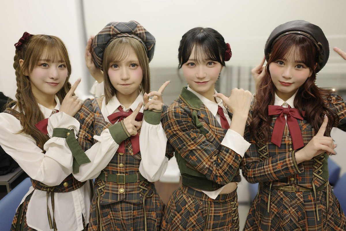 noguchi_iori's tweet image. スペイベ名古屋！
ありがとうございました🌸

歌って踊っていると暑すぎて！
ついにまとめ髪にしてしまったよ…
冬なのに…⛄️雪降ったのに…❄️

みんなで髪飾り交換した～～！
私はさなつんの髪飾りを借りたよ！