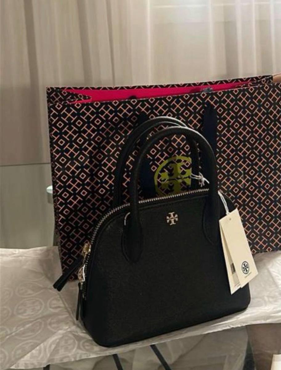 تسليم فوري ✨
Tory burch

السعر شامل : 880 ر.س