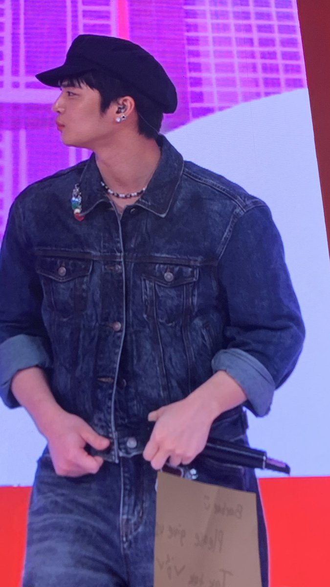 moonlucent's tweet photo. @Bbong19_ k...kak satu layar aja udah big boy banget https://t.co/Dx9TxHxfdq