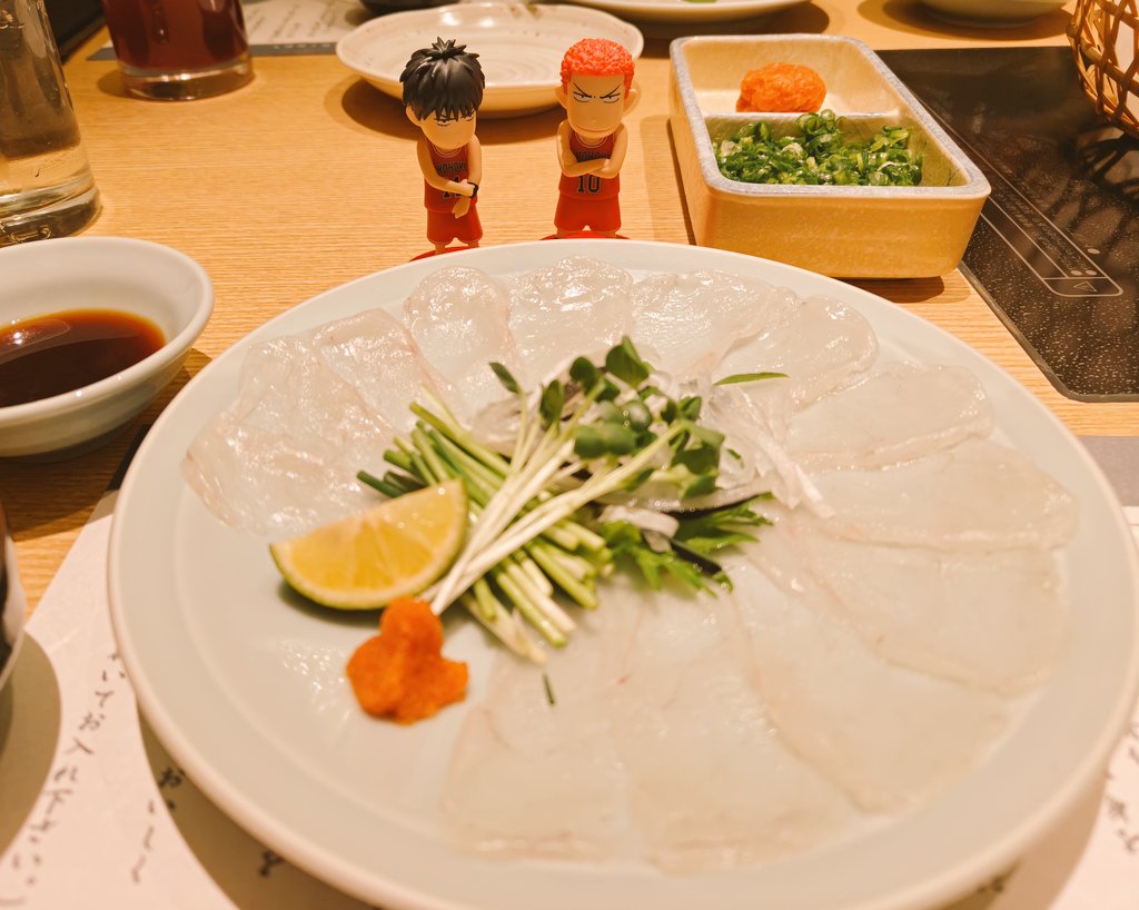 流花とフグ

流花は50後半くらいになるまで良さ分かんなさそう
綺麗に盛り付けられてるてっさを半分くらい箸で一気にすくって食べて「味しねー」とか言ってそう
接待で連れてかれた花が「肉じゃねーのか……」ってしょんぼりしてるのが目に見える