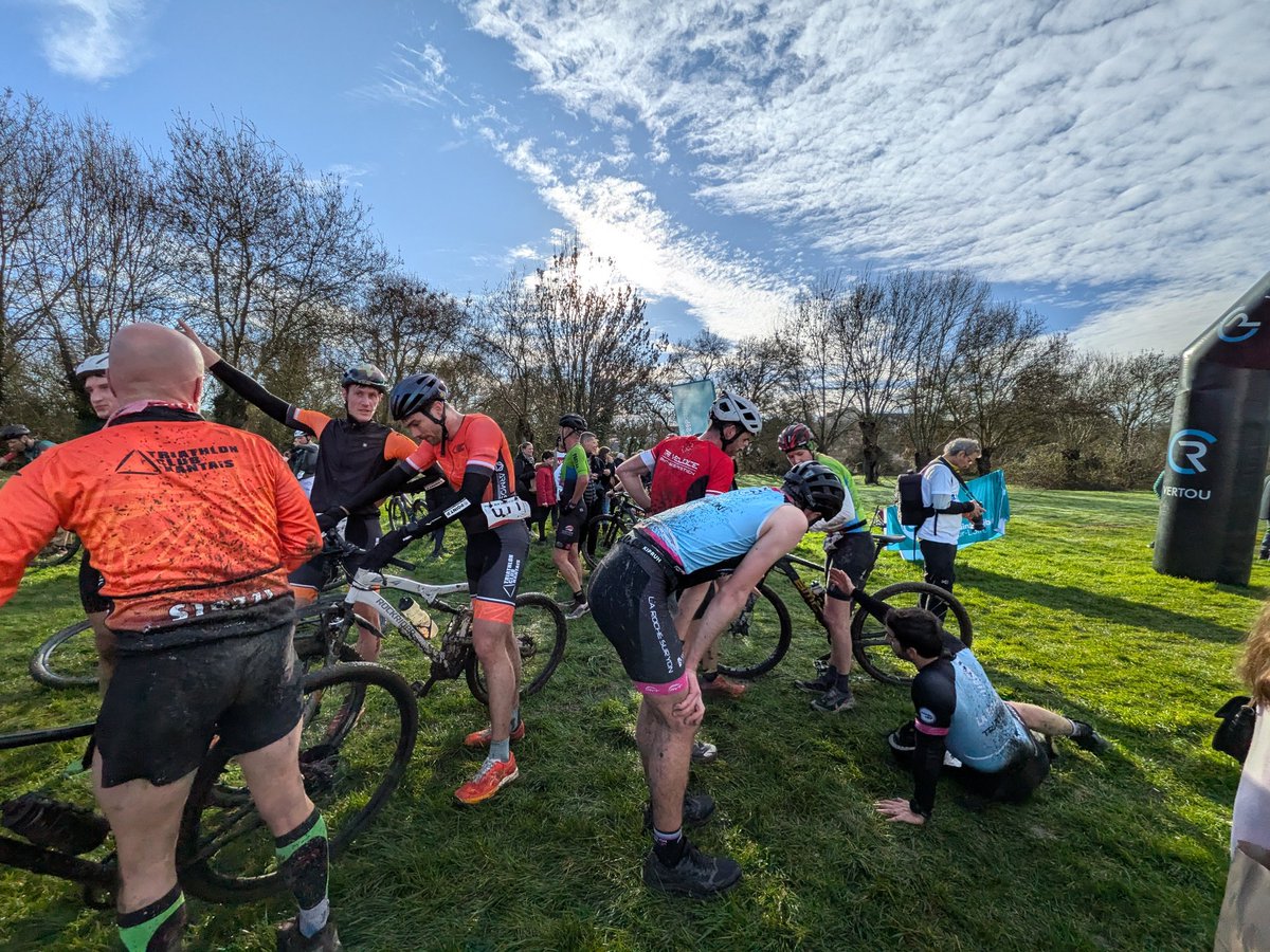 Chris_LE_MENTEC's tweet photo. Une belle course Bike and Run organisée par le #triveloce @stsebsurloire sous un soleil magnifique. Beaucoup de participants, adultes comme enfants. Merci aux organisateurs et aux bénévoles pour cette belle course. https://t.co/uMBS3M1Scp