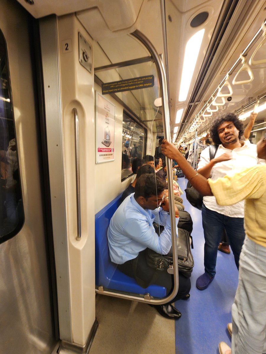 Halah lemah. 

Nih Chennai Metro di India. Rakitan anak bangsa. Bisa bikin rak bagasi ujung ke ujung dan tetep pakai floating seat.