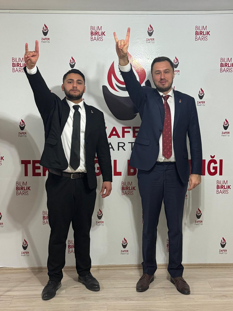 zaferpartisi59's tweet photo. “Ey Türk Gençliği! Birinci vazifen, Türk istiklalini, Türk Cumhuriyetini, ilelebet, muhafaza ve müdafaa etmektir!”  Ebedi Başkomutanımız Gazi Mustafa Kemal Atatürk'ün bu ateşten mirası, Türk gençliğinin yüreğinde sönmez bir meşale olarak yanmaya devam ediyor!  Zafer Partisi, genç ve dinamik kadrosuyla Türk devletini Türk milletine geri vermek üzere büyük bir azimle mücadelesine devam ediyor. 
Genel Başkanımız Sayın Prof. Dr. Ümit Özdağ'ın yüksek takdirleri ve İl Başkanımız Sayın Fatih Altıntaş'ın güçlü takdimiyle, Tekirdağ Kapaklı İlçe Başkanlığına Oğuzhan Turan görevlendirilmiştir.  Büyük Zafer ailesine kutlu olsun, görevlerinde başarılar dileriz.
Zafer bizimdir, mücadelemiz ebediyen sürecektir.🇹🇷🤘🏻. @zaferpartisi @umitozdag @fatihaltintas59