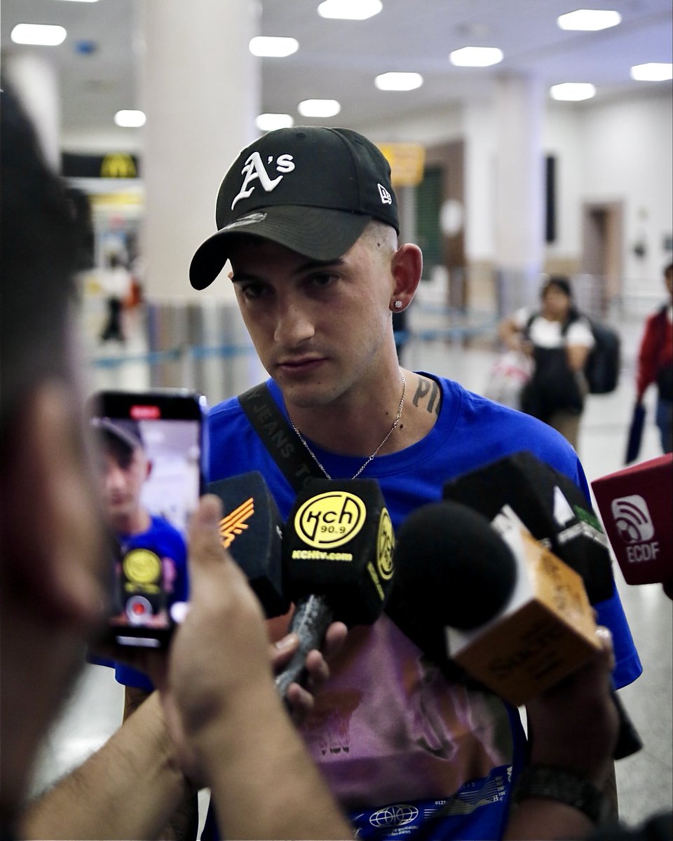 CSEmelec's tweet image. El jugador Gonzalo Nápoli ya se encuentra en Guayaquil y, tras su arribo a la ciudad, brindó sus primeras declaraciones a los medios de comunicación. 💙⚡

#DelBombilloSoy