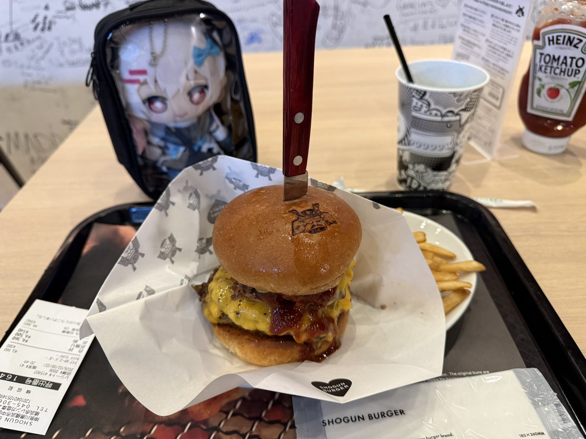 melon_time1's tweet image. shogun burgerにてトリプルチーズバーガーいた！辛いハイサイソース付けながら美味しかった！ #ねき今日これ食べたよ見て