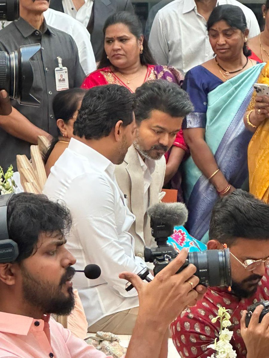 ActorVijayTeam's tweet photo. EXCLUSIVE: Thalapathy Vijay with Y. S. Jagan Mohan Reddy at a family wedding in Chennai. https://t.co/BtwUVdS105