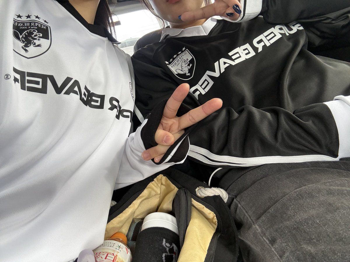 noa_chi_2's tweet photo. 初アリーナ参戦🦫🔥

家族で行ってきた✌️
妹と色違いコーデしたよ！

楽しかったねえ！
アツかったねぇ！
ライブハウスにも行ってみたいわぁ✨ https://t.co/sWBPF0iFRw