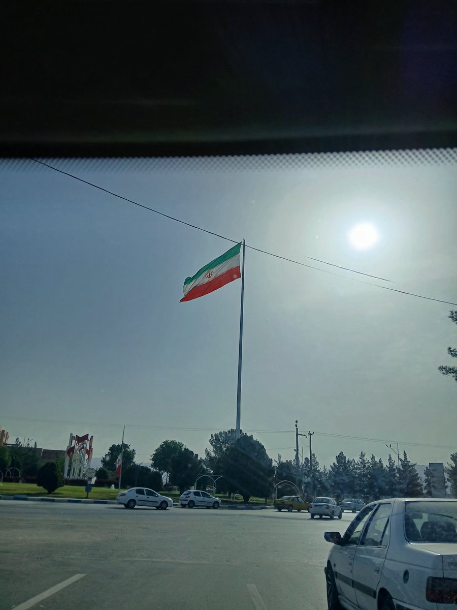 ما اینجاییم و ایستادیم تا پرچم کشورمان بر قله ها بدرخشد
#انقلاب_مردم
#مردم_پیروز