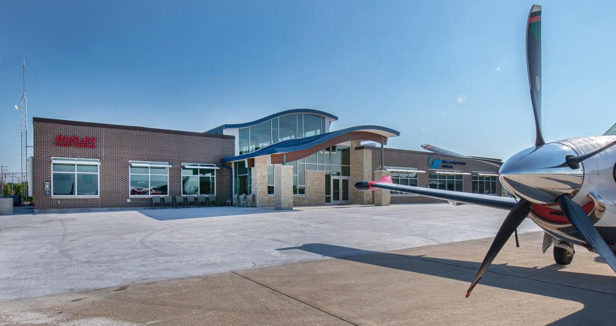 SuckCowgirlTits's tweet image. Fun fact:
For one week of out of the year, this little dipshit of an airport in Oshkosh Wisconsin becomes the busiest airport.
In the world