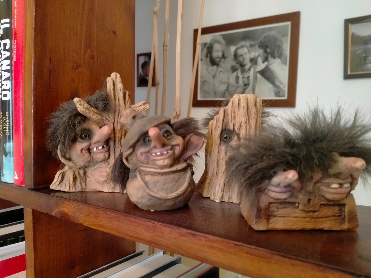 Voi che cazzo avete da guardare? Oggi ho le manie di persecuzione 😅😅😅