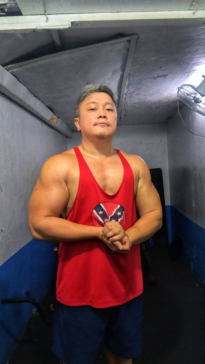 HomunculusZero1's tweet image. ...blessed sunday everyone 💪🏻💪🏻💪🏻☺️😊🐷🐷🐷...