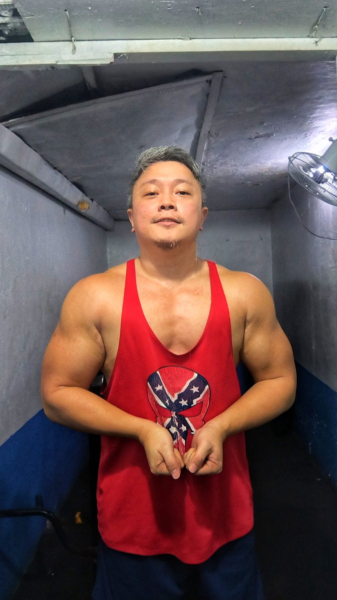 HomunculusZero1's tweet image. ...blessed sunday everyone 💪🏻💪🏻💪🏻☺️😊🐷🐷🐷...