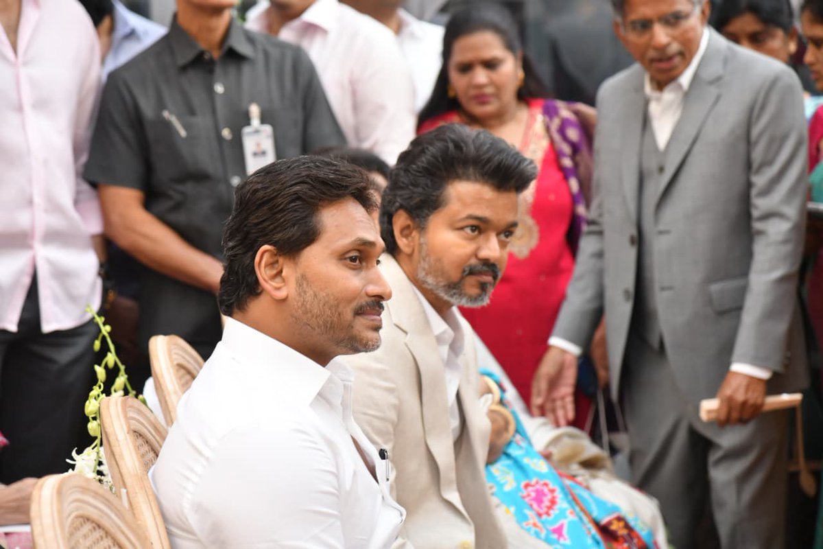 TST_Offcl's tweet photo. HD Pics of Thalaivar @TVKVijayHQ from the @ysjagan garu Event 🚨✅ https://t.co/mZzIt2TDj6